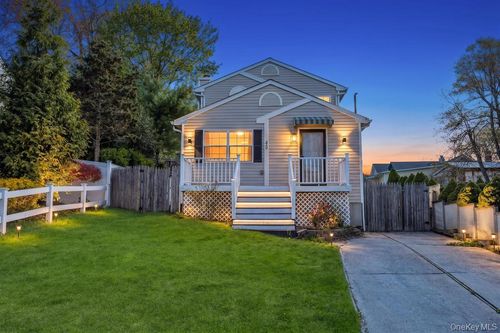 43 Comus Rd, Rocky Point, NY, 11778-9508 | Card Image