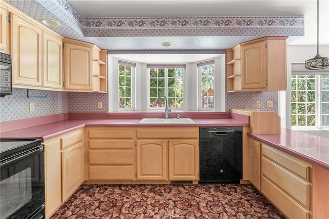 41560 Alder Dr, House other with 2 bedrooms, 3 bathrooms and 2 parking in Forest Falls CA | Image 8