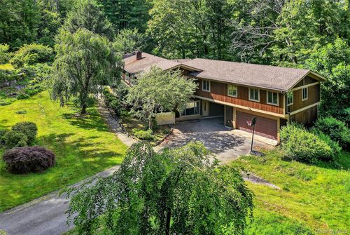 4 Cedar Hill Rd, Bedford, NY, 10506-2042 | Card Image