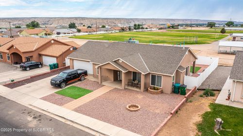 805 Mesa Vista Dr, Farmington, NM, 87401-2890 | Card Image