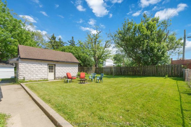 305 Emerick Ave, House other with 3 bedrooms, 1 bathrooms and 2 parking in Fort Erie ON | Image 15