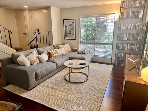 27511 Endeavor St, Agoura Hills, CA, 91301-3538 | Card Image