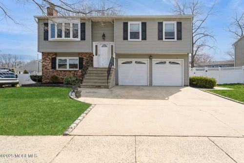 13 Ivy Pl, Howell, NJ, 07731-2679 | Card Image