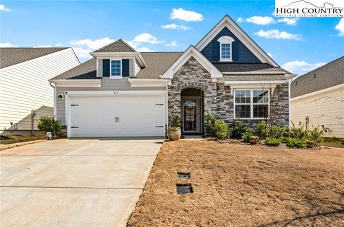 157 Pampas Pl, Statesville, NC, 28625-4835 | Card Image