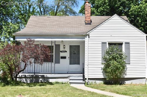 19685 Washtenaw St, Harper Woods, MI, 48225-2223 | Card Image