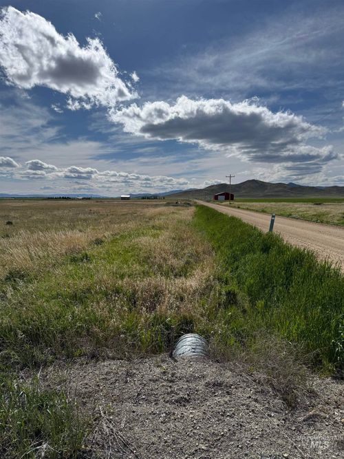 217 W 300 N, Fairfield, ID, 83327 | Card Image