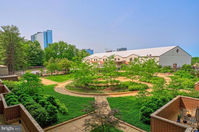 APT-321 - 1800 Old Meadow Rd, Condo with 2 bedrooms, 2 bathrooms and null parking in MCLEAN VA | Image 32
