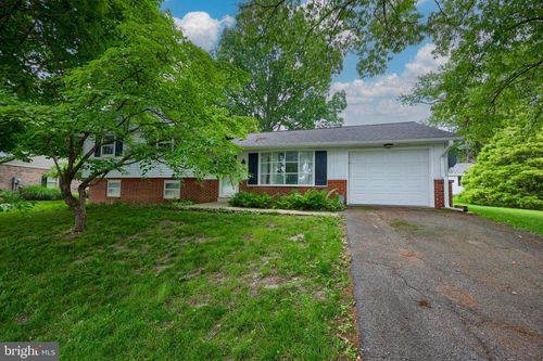 112 Washington St, STRASBURG, PA, 17579-1304 | Card Image
