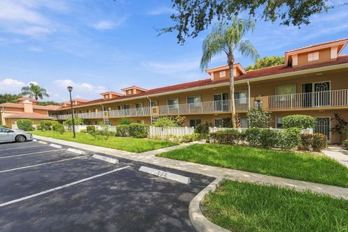 201-5876 Regal Glen Dr, Boynton Beach, FL, 33437-5630 | Card Image