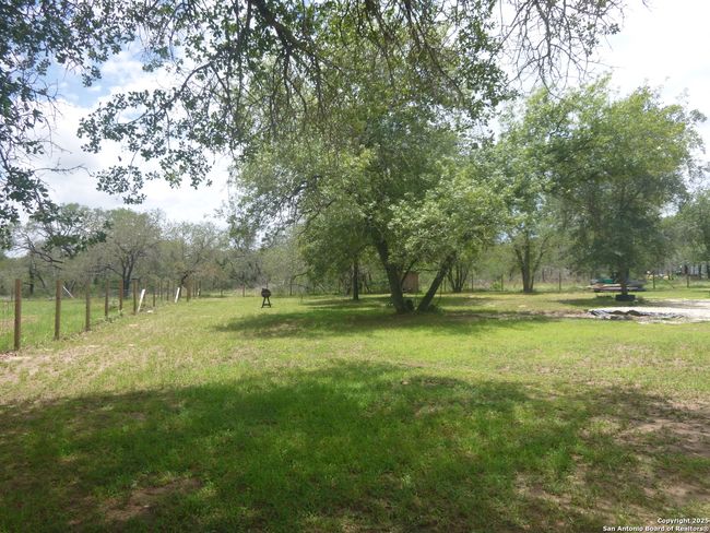 1125 Clear Lake Loop, House other with 1 bedrooms, 1 bathrooms and null parking in Poteet TX | Image 21