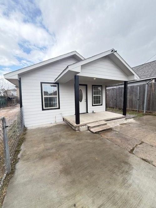 1819 Carr St, Houston, TX, 77026-7315 | Card Image