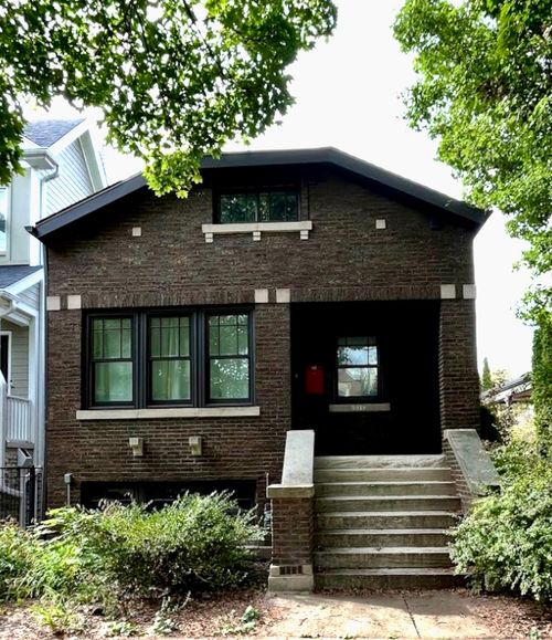 2910 N Seeley Ave, Chicago, IL, 60618-8211 | Card Image