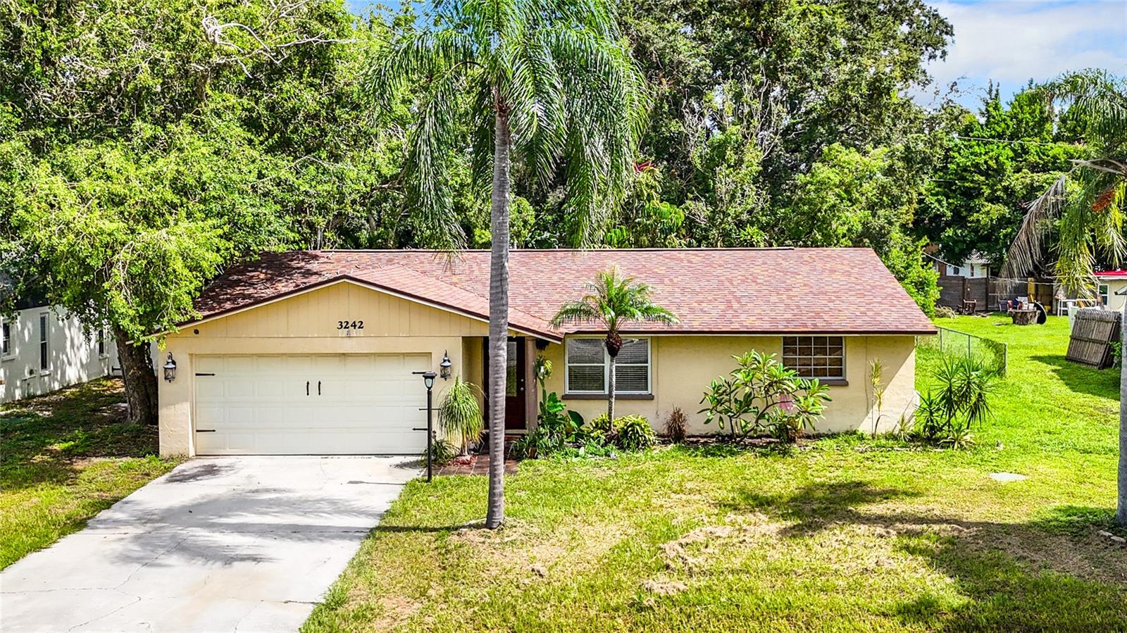Village Ln, Sarasota, FL 34235
