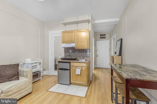 apt-329-1324 Locust St, PHILADELPHIA, PA, 19107-7000 | Card Image