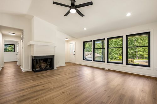 1 Adams Ln, Bella Vista, AR, 72715-8410 | Card Image