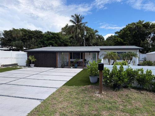 310 Ne 12th Ave, Pompano Beach, FL, 33060-6462 | Card Image