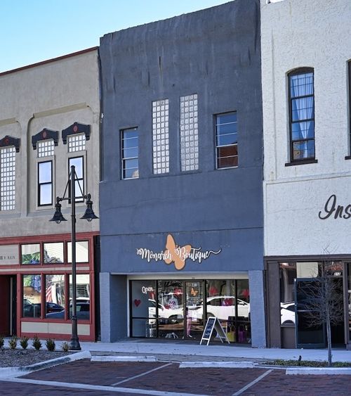 210 W Main St, Denison, TX, 75020-3025 | Card Image