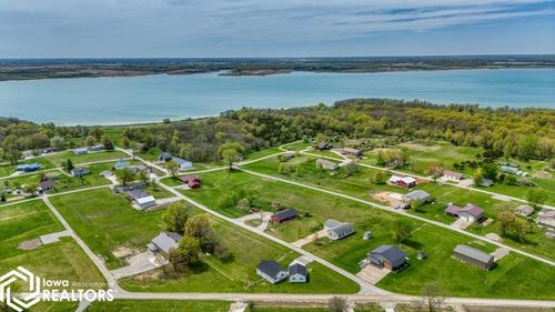 12241 Apache Dr, Moravia, IA, 52571-8998 | Card Image