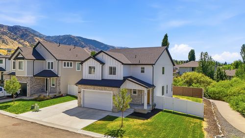 94 E 520 N, Providence, UT, 84332-8813 | Card Image