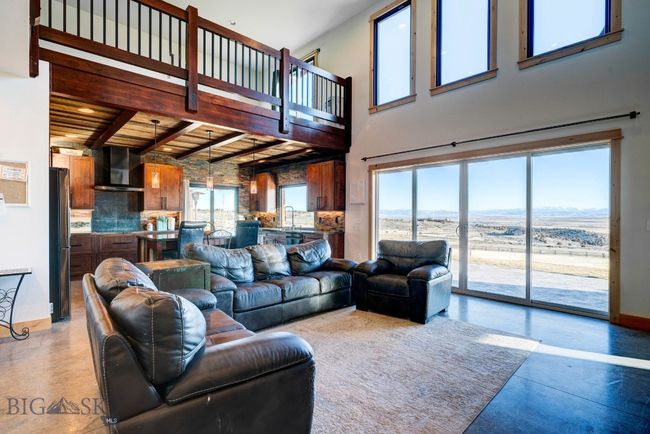 Open concept with wall of window | Image 6