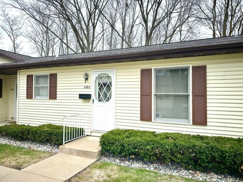1062 Walnut Grove Dr, Norton Shores, MI, 49441-5987 | Card Image