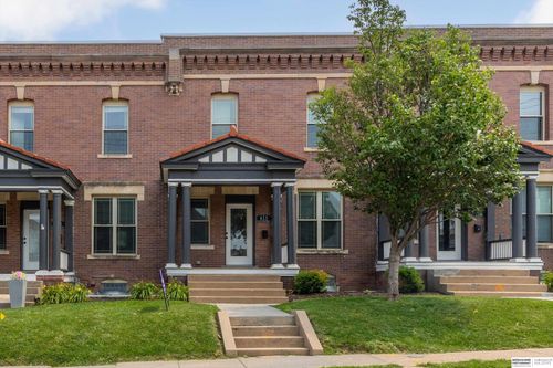 815 S 33rd St, Omaha, NE, 68105-2003 | Card Image