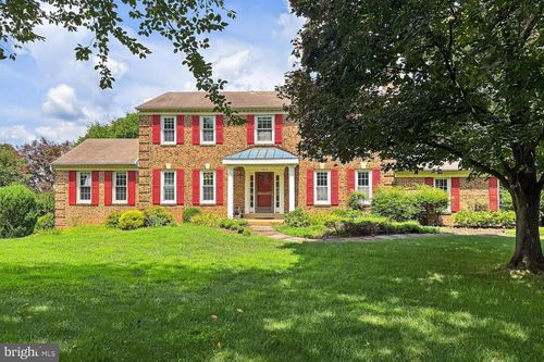 1011 Cup Leaf Holly Ct, GREAT FALLS, VA, 22066-1218 | Card Image