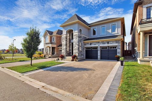 125 Joseph Hartman Cres, Aurora, ON, L4G1C9 | Card Image