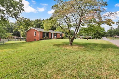 123 Maxwell Dr, Clarksville, TN, 37043-5033 | Card Image