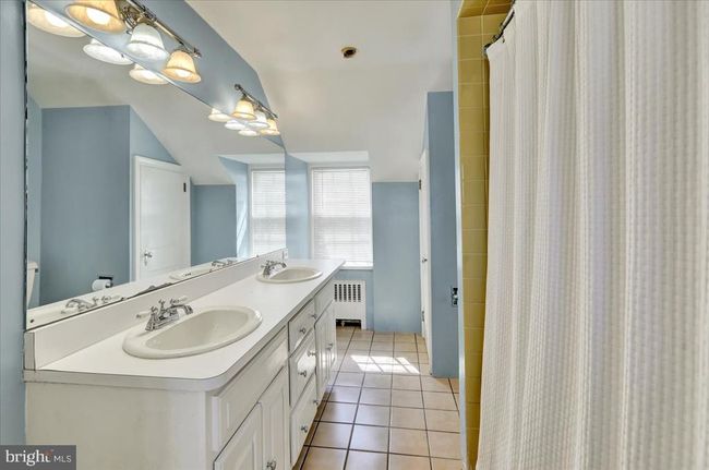 537 N Brobst St, House other with 5 bedrooms, 4 bathrooms and null parking in SHILLINGTON PA | Image 38