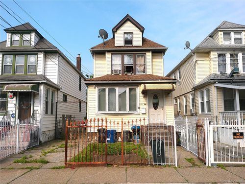 11158 128th St, South Ozone Park, NY, 11420-1613 | Card Image
