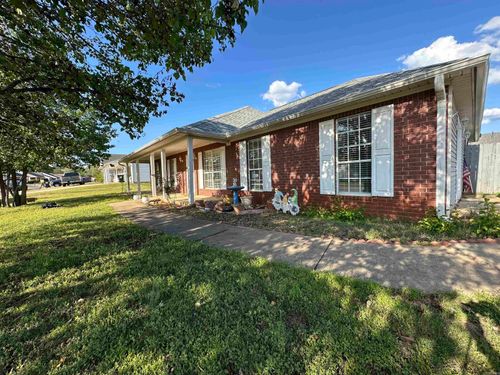 201 Hunters Run Dr, Haskell, AR, 72015-6590 | Card Image