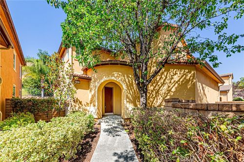 27273 Baviera Way, Valencia, CA, 91381-0678 | Card Image