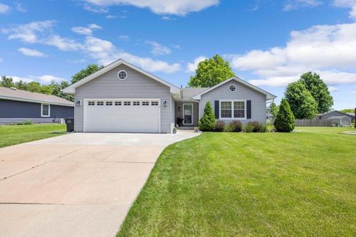403 Poplar Grove Drive, Waterford, WI, 53185 | Card Image