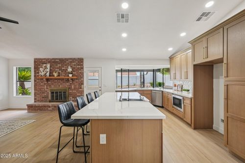 810 E Meadow Ln, Phoenix, AZ, 85022-4369 | Card Image