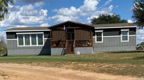 316 County Road 775, Devine, TX, 78016-4657 | Card Image