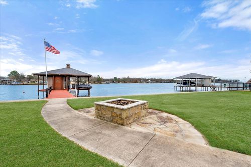 110 Northwood Pl, Enchanted Oaks, TX, 75156-9014 | Card Image