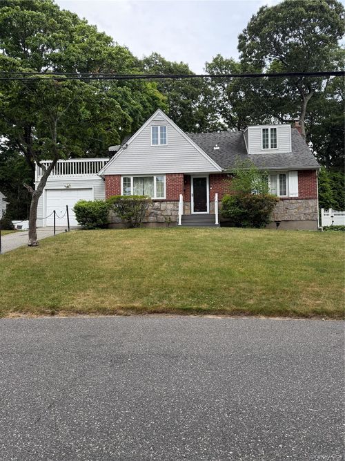 26 Shelley Pl, Huntington Station, NY, 11746-3426 | Card Image