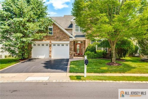77 Andover Dr, KENDALL PARK, NJ, 08824-7009 | Card Image
