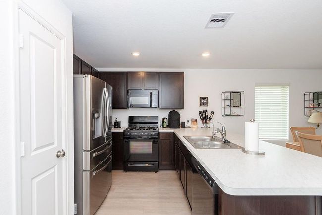 5050 Hurston Park Trl, House other with 3 bedrooms, 2 bathrooms and 2 parking in Fresno TX | Image 12