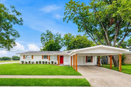 1301 Manor Dr, Cleburne, TX, 76033-7648 | Card Image