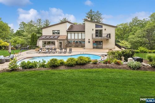 63 Eisenhower Dr, Cresskill, NJ, 07626-1701 | Card Image
