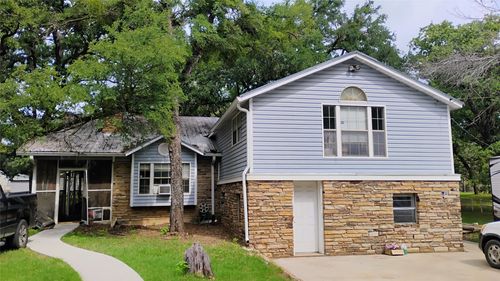 921 Sportsman Park Rd, Azle, TX, 76020-2668 | Card Image