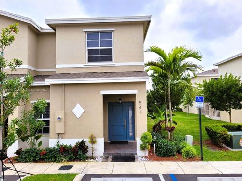 541 Ne 4th Ln, Florida City, FL, 33034-3271 | Card Image