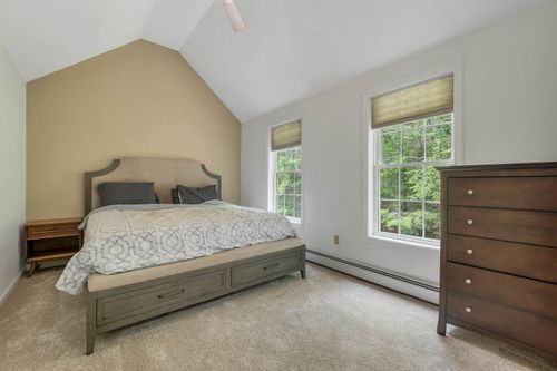 10 Edwin Ln, Newmarket, NH, 03857-2192 | Card Image