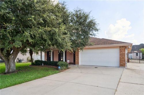 3505 Lake Arrowhead Dr, Harvey, LA, 70058-5142 | Card Image