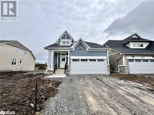 10 Oakmont Dr, Bath, ON, K0H1G0 | Card Image
