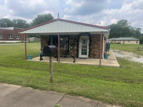 1005 N Main St, Tuscumbia, AL, 35674-1120 | Card Image