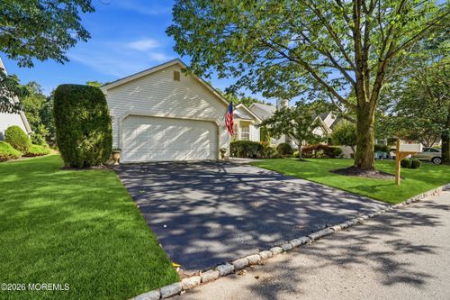 9 Sandhurst Rd, Lakewood, NJ, 08701-5768 | Card Image