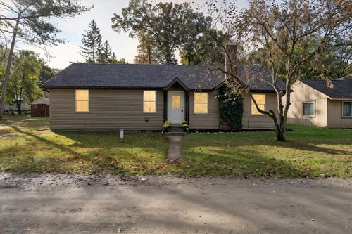 4744 Midland Dr, Pinckney, MI, 48169-9372 | Card Image